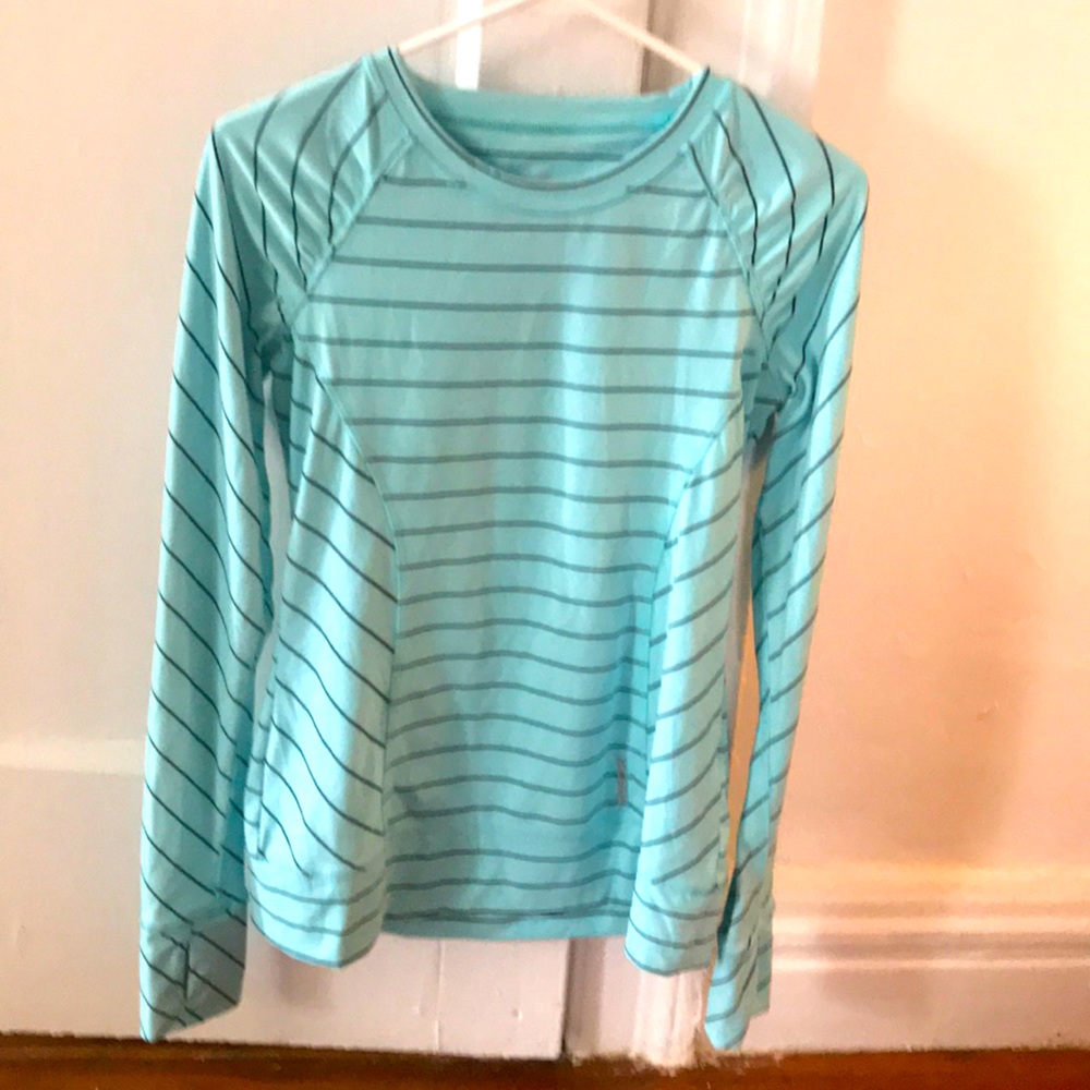 Reebok long sleeve work out top. Never worn
